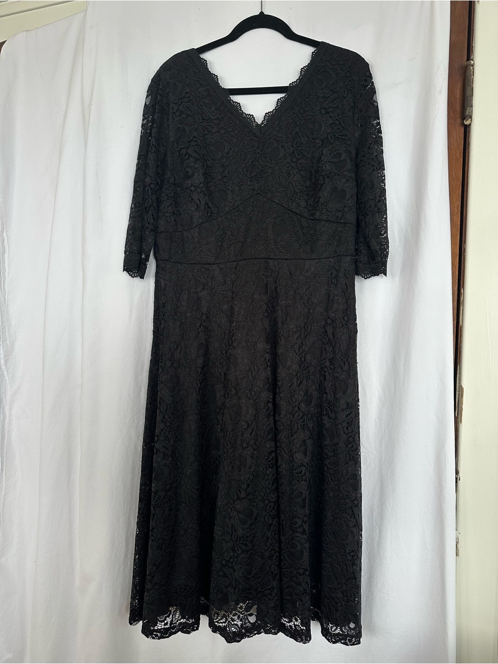 Elegant Black Lace Midi Dress - V-Neck, 3/4 Sleeves